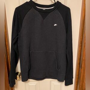 Nike Men’s Small Black Crewneck Sweatshirt